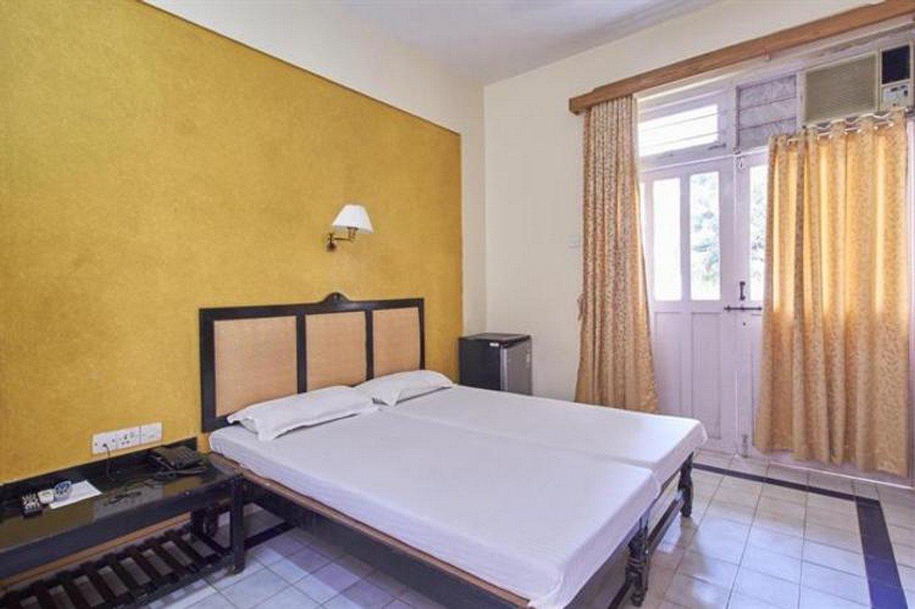 Summerville Beach Resort Candolim Extérieur photo