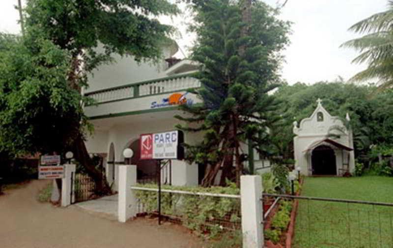 Summerville Beach Resort Candolim Extérieur photo