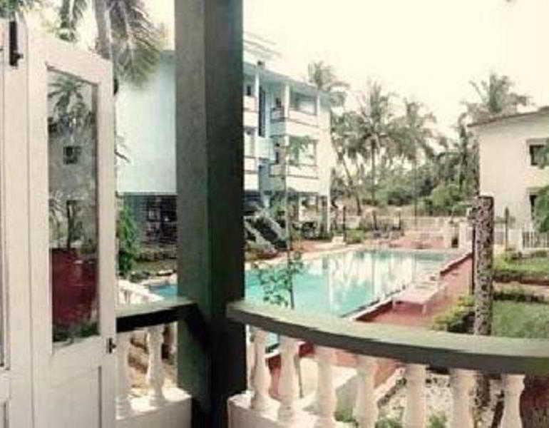 Summerville Beach Resort Candolim Extérieur photo
